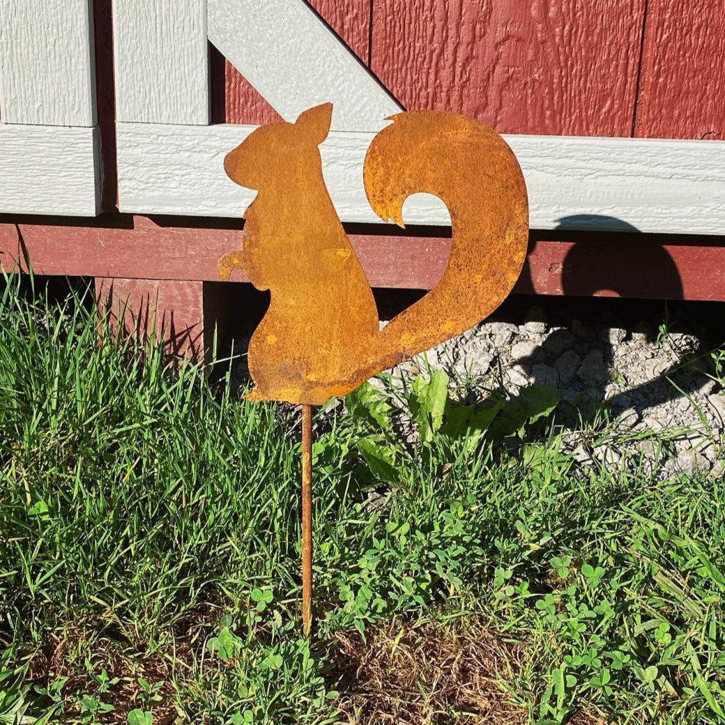 Metal Squirrel Stake - Squirrel Garden Stake - Squirrel Flower Bed Stake - Flower Bed Decor - Rusty Metal Garden Decor - Cute Squirrel Gift